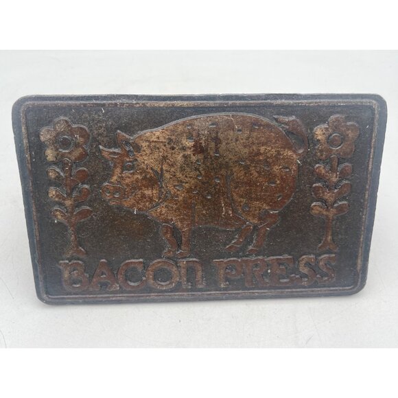 Vintage Taylor & Ng Bacon Press Cast Iron Wooden Handle Pig Design Home Kitchen - Picture 3 of 9